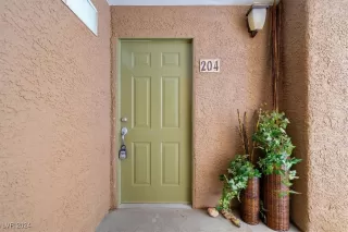 Photo #2: 2639524 Listing