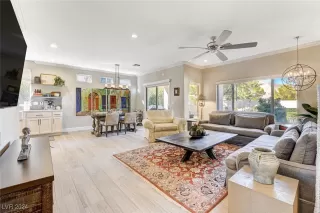 Photo #4: 2639553 Listing 