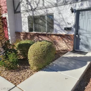 Photo #1: 2639556 Listing 