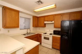 Photo #5: 2639567 Listing 