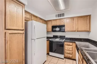 Photo #2: 2639568 Listing 