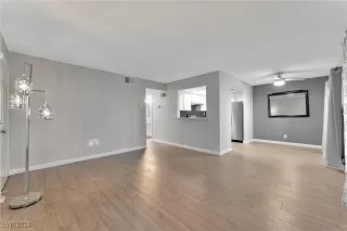 Photo #4: 2639585 Listing