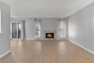 Photo #5: 2639585 Listing