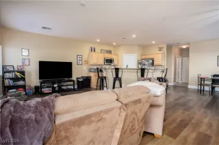 Photo #4: 2639613 Listing