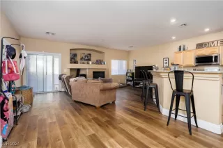 Photo #5: 2639613 Listing