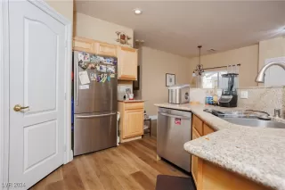 Photo #6: 2639613 Listing