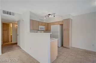 Photo #3: 2639637 Listing 