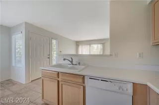 Photo #6: 2639637 Listing 