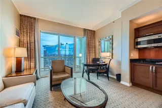 Photo #3: 2639678 Listing