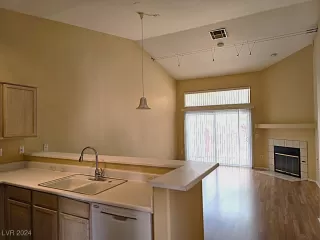 Photo #3: 2639692 Listing 