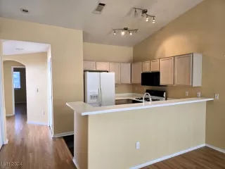 Photo #4: 2639692 Listing 