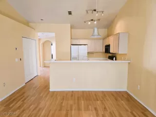 Photo #5: 2639692 Listing 