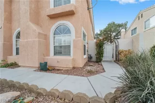 Photo #1: 2639704 Listing