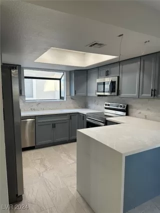 Photo #1: 2639723 Listing 