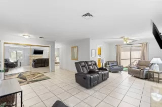 Photo #3: 2639724 Listing