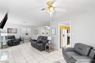 Photo #4: 2639724 Listing