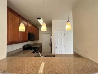 Photo #5: 2639786 Listing 