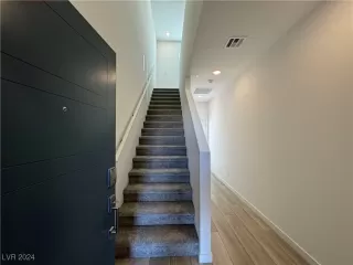 Photo #2: 2639787 Listing 