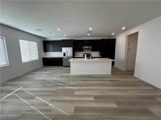 Photo #5: 2639787 Listing 