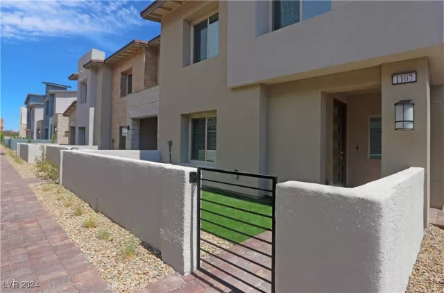 MLS: 2639788 Condo For Sale