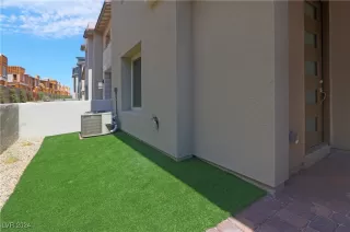 Photo #1: 2639788 Listing 