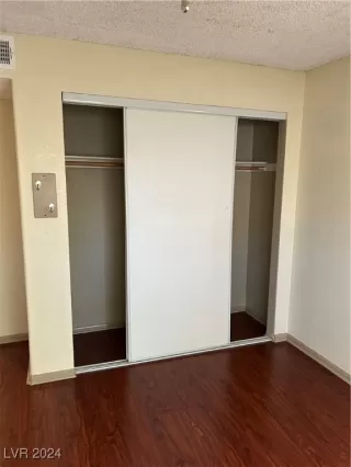 Photo #4: 2639798 Listing