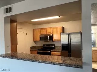 Photo #4: 2639806 Listing 