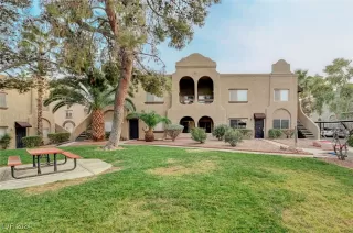 Photo #2: 2639832 Listing