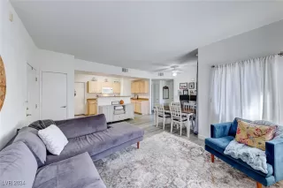 Photo #4: 2639848 Listing