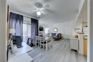 Photo #6: 2639848 Listing