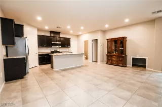 Photo #2: 2639862 Listing 
