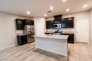 Photo #5: 2639862 Listing 