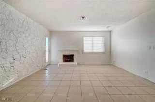 Photo #5: 2639866 Listing