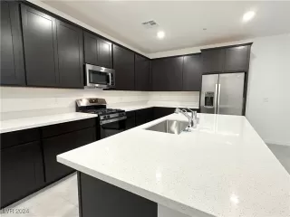 Photo #5: 2639897 Listing 