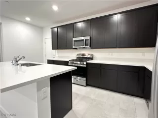 Photo #6: 2639897 Listing 