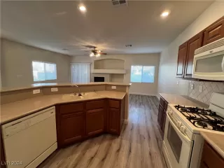 Photo #2: 2639901 Listing 