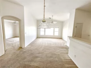 Photo #6: 2639914 Listing 