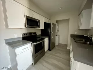 Photo #6: 2639959 Listing 