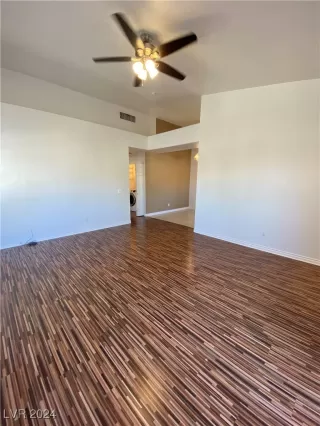 Photo #6: 2639960 Listing 