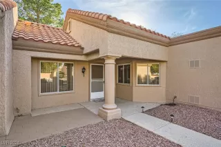 Photo #3: 2639986 Listing