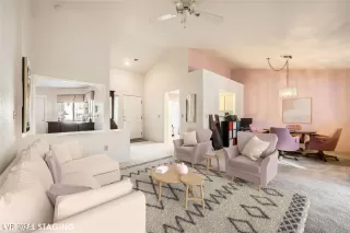 Photo #6: 2639986 Listing