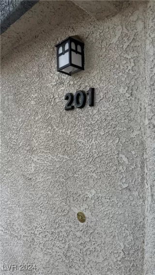 Photo #2: 2640012 Listing 