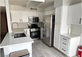 Photo #4: 2640012 Listing 