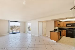 Photo #2: 2640017 Listing 