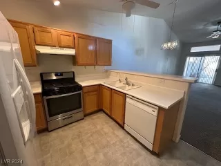 Photo #3: 2640023 Listing 