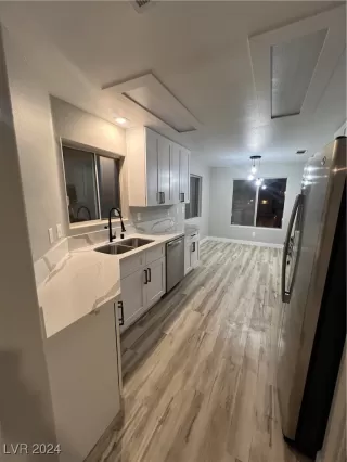 Photo #1: 2640028 Listing 