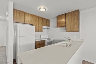 Photo #5: 2640033 Listing