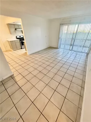 Photo #2: 2640044 Listing 