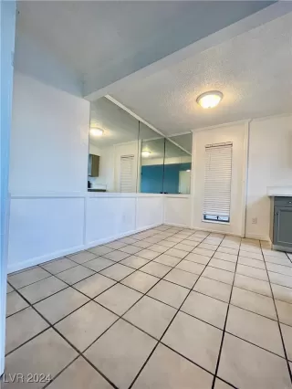 Photo #3: 2640044 Listing 