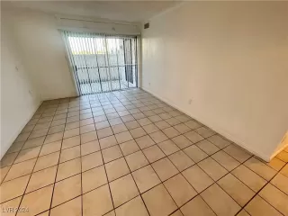 Photo #4: 2640044 Listing 